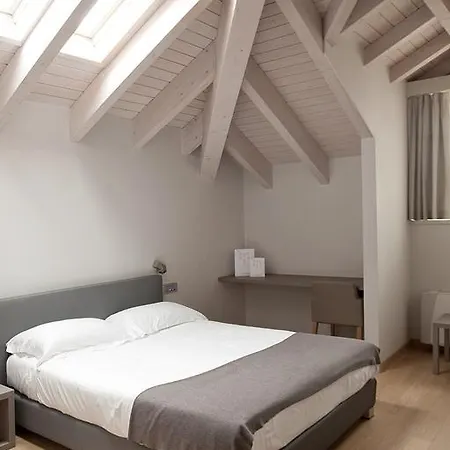 Hotel Di Varese Esterno foto