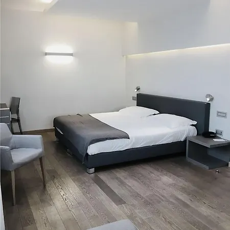 Hotel Di Varese Esterno foto