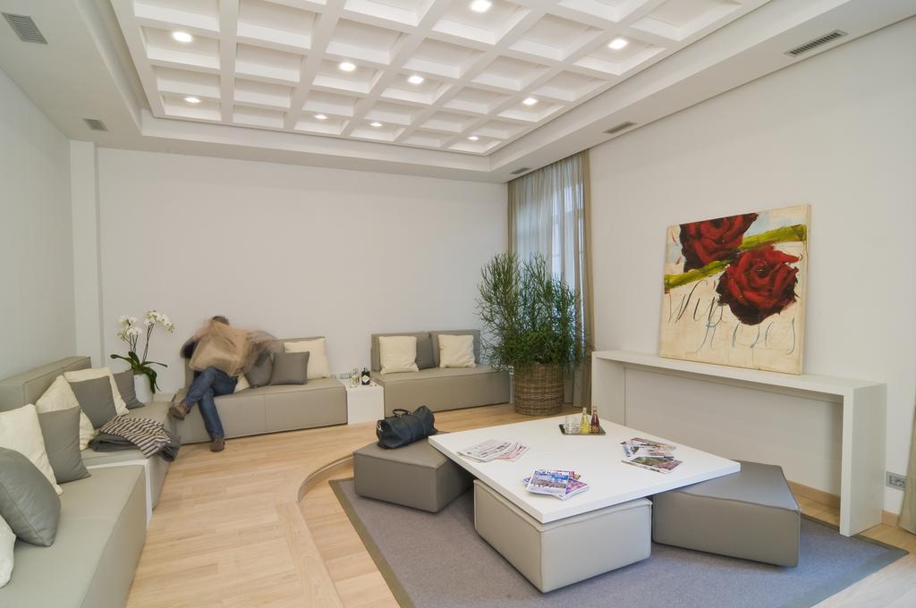 Hotel Di 4*