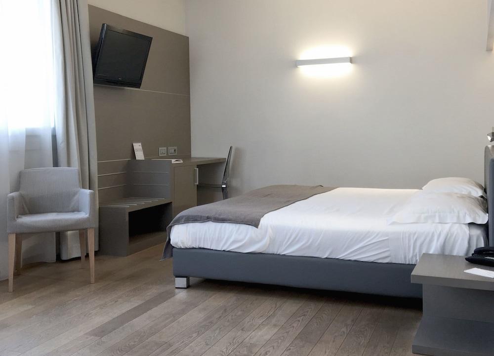 Di Hotel 4*